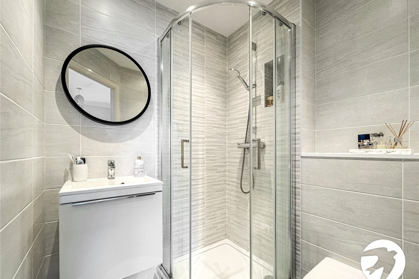 2 bedroom property for sale in Iwade | Robinson Michael & Jackson