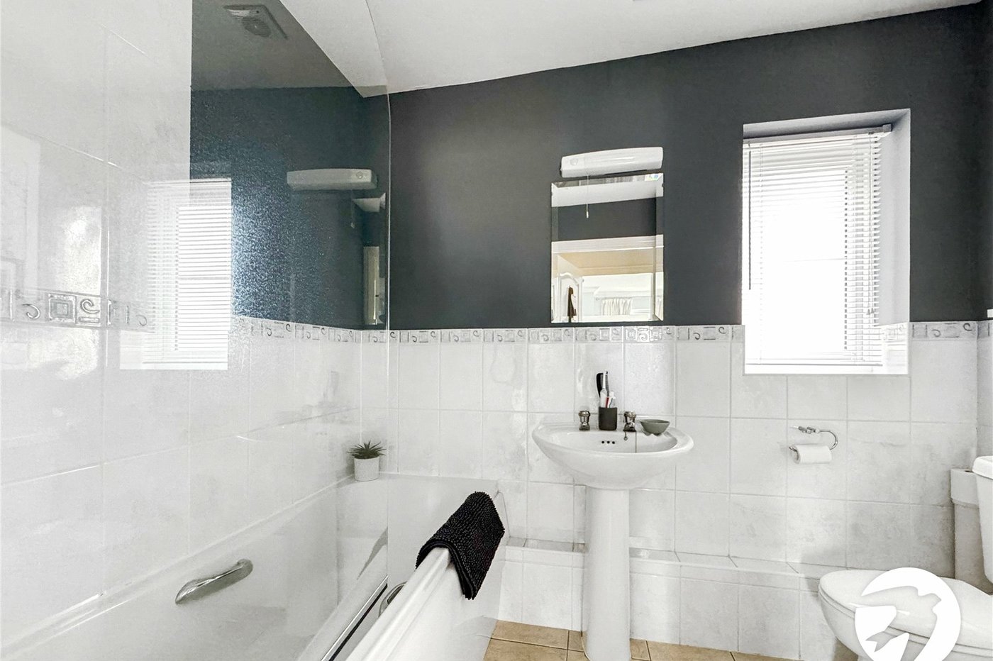 2 bedroom property for sale in Iwade | Robinson Michael & Jackson