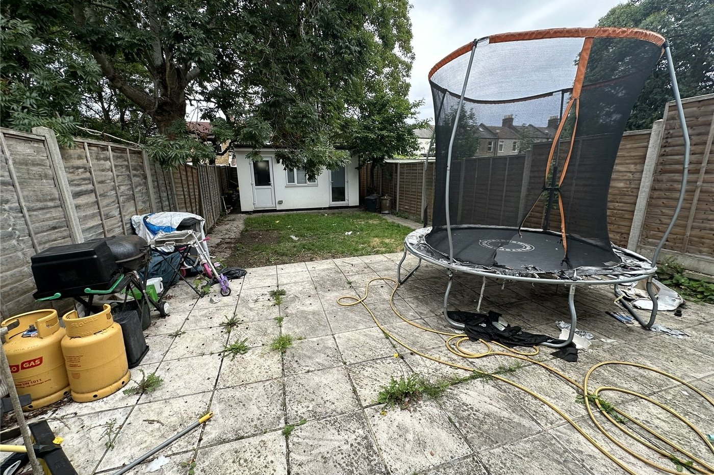 2 bedroom house for sale in London | Robinson Jackson