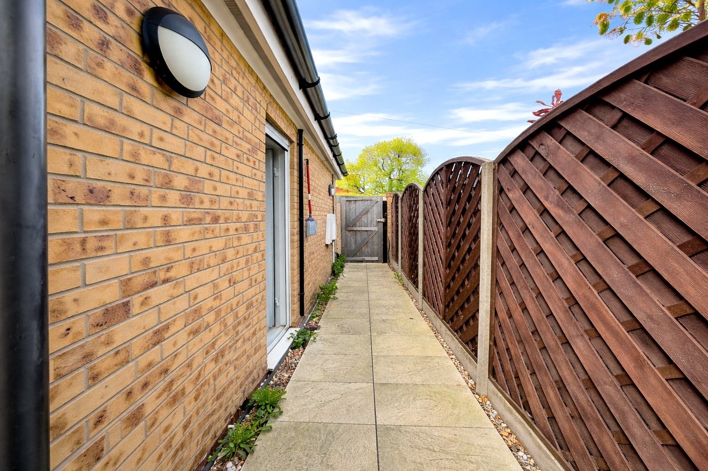 1 bedroom house for sale in London | Robinson Jackson