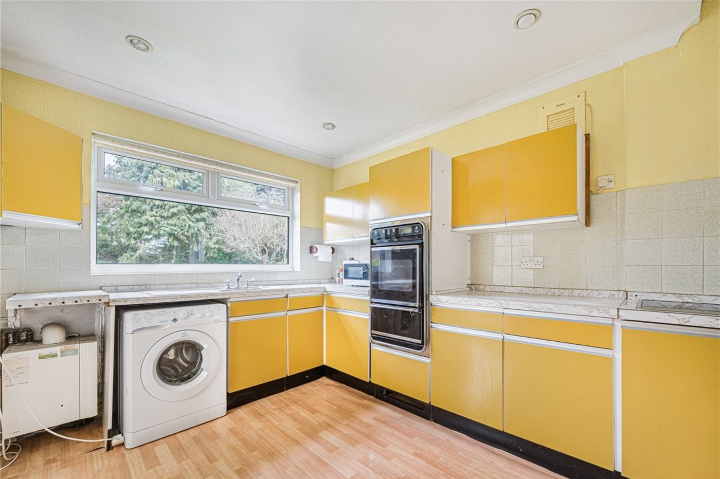 2 bedroom bungalow for sale in Orpington | Robinson Jackson