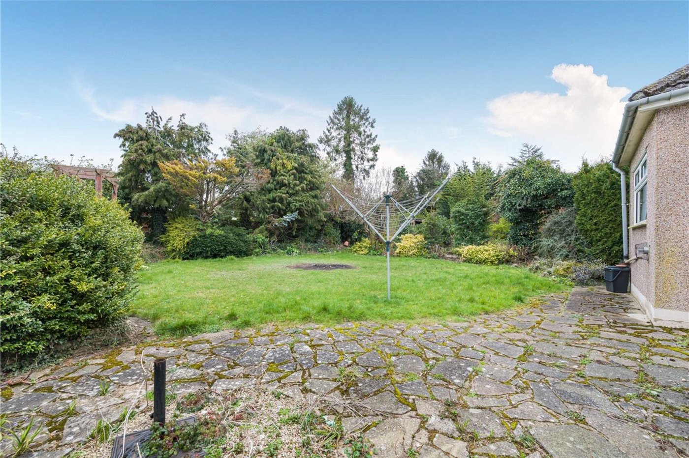 2 bedroom bungalow for sale in Orpington | Robinson Jackson