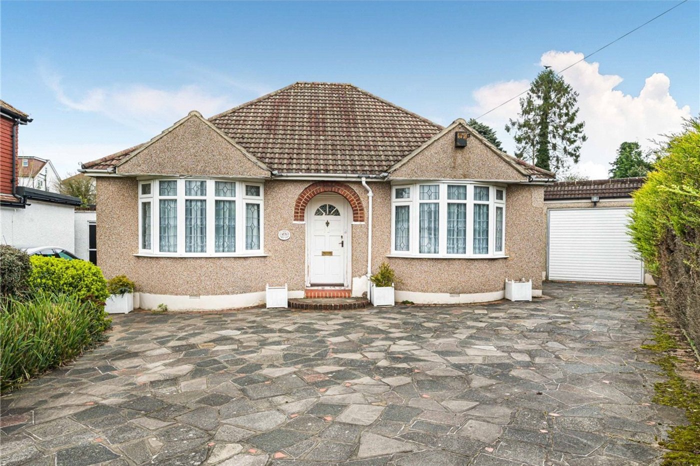 2 bedroom bungalow for sale in Orpington | Robinson Jackson