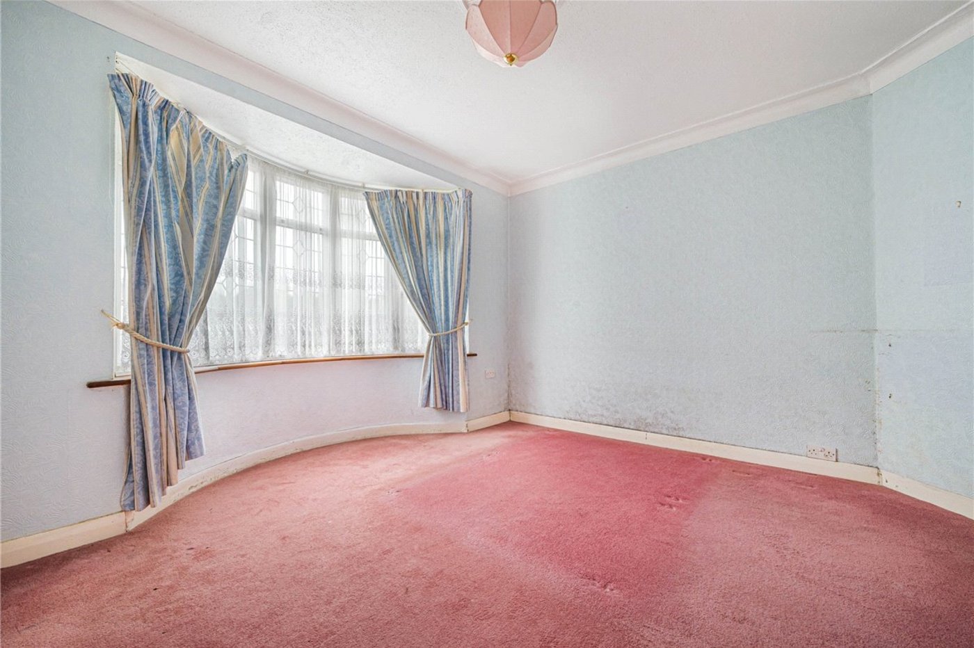 2 bedroom bungalow for sale in Orpington | Robinson Jackson