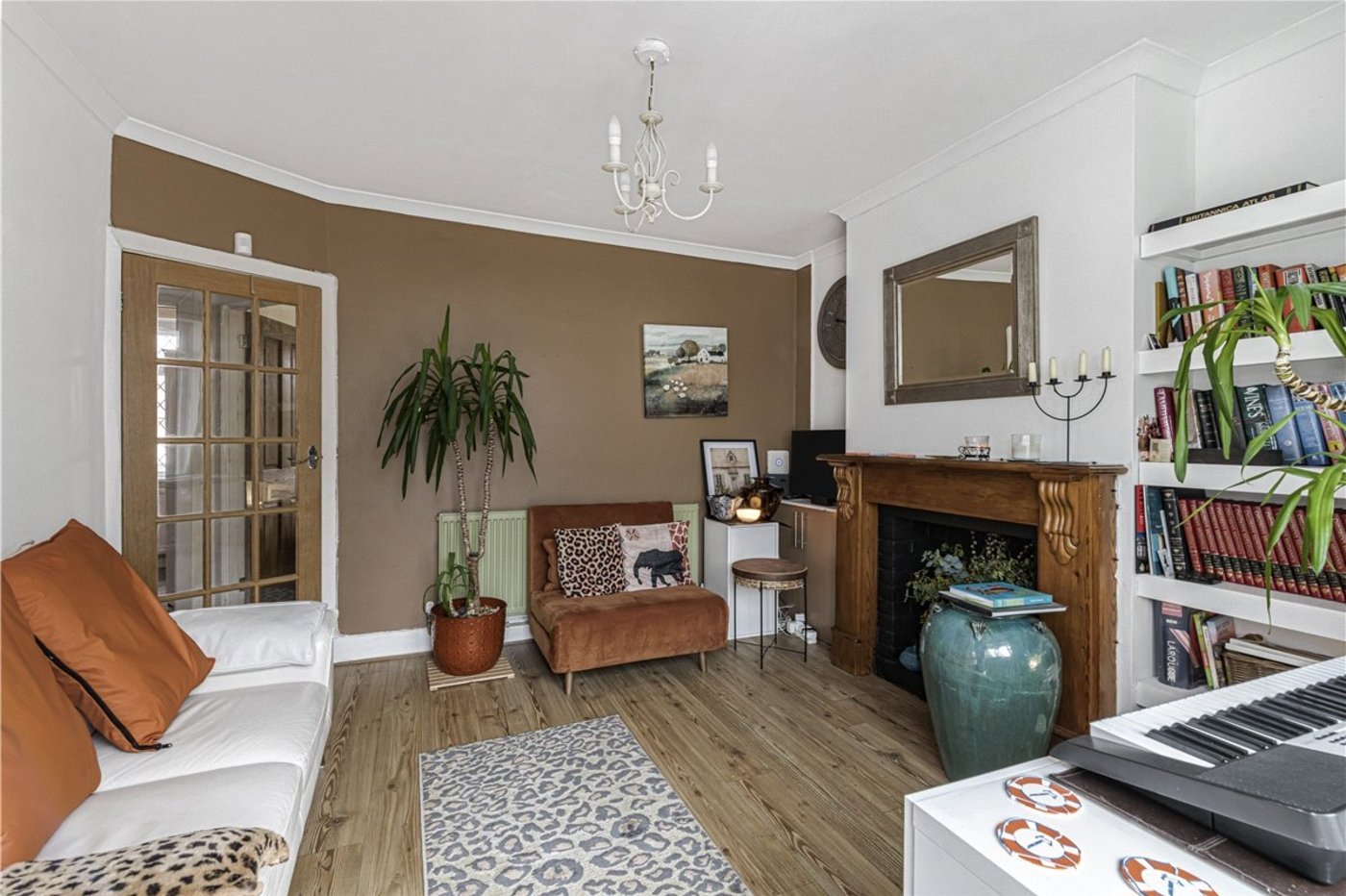 2 bedroom bungalow for sale in South Orpington | Robinson Jackson