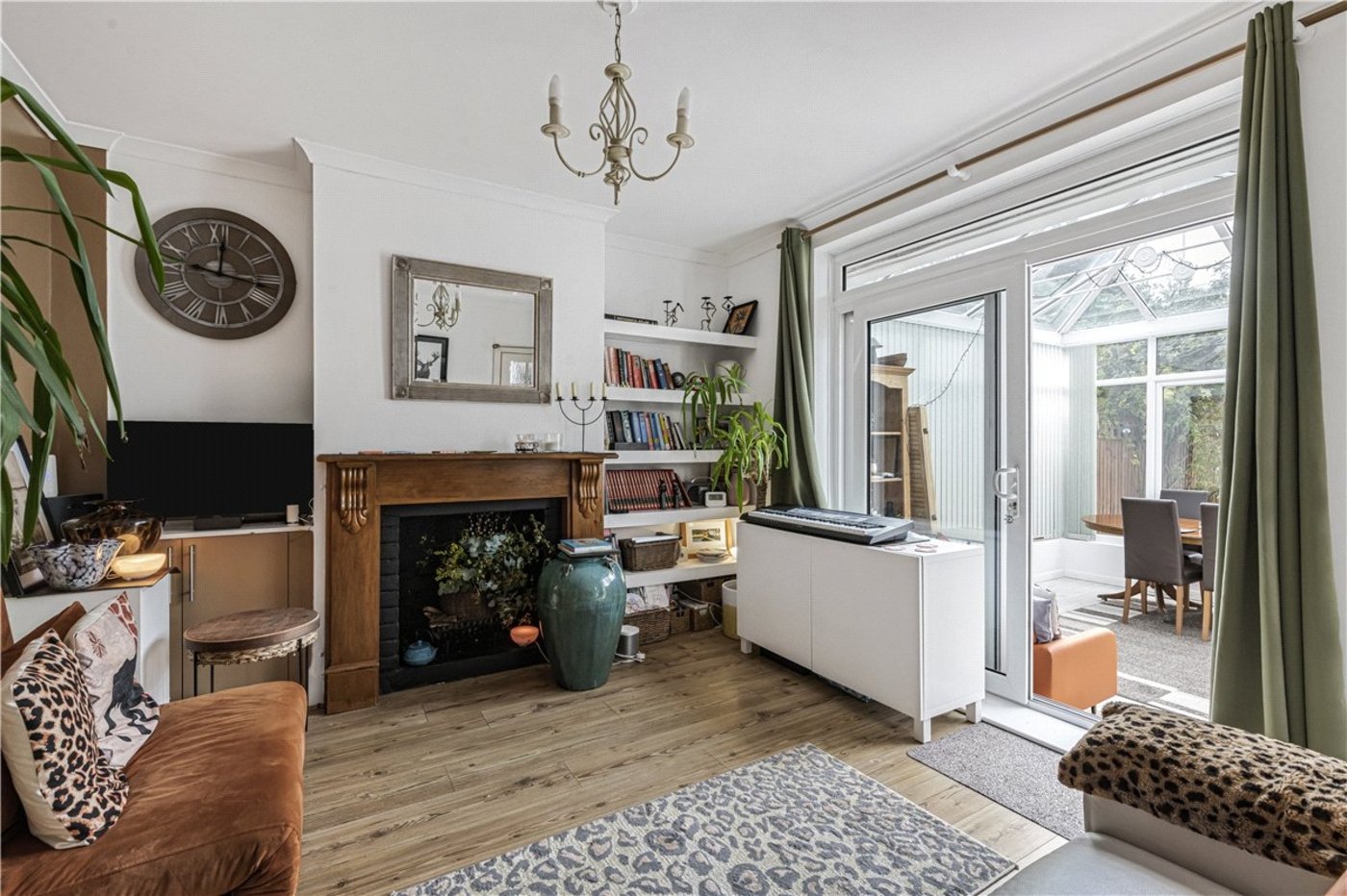 2 bedroom bungalow for sale in South Orpington | Robinson Jackson