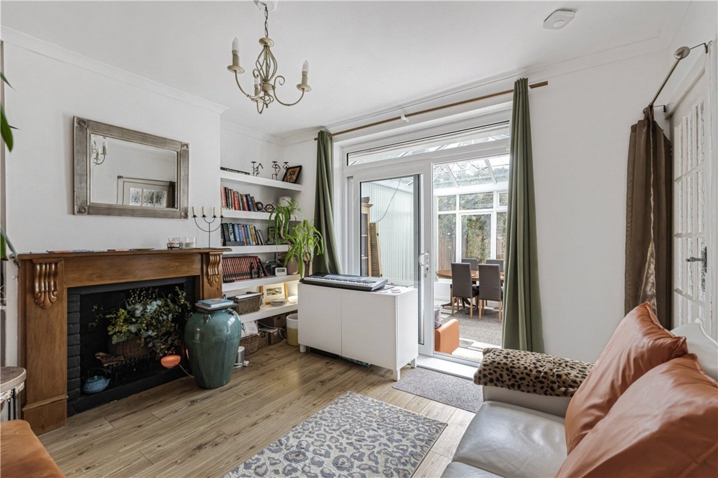 2 bedroom bungalow for sale in South Orpington | Robinson Jackson