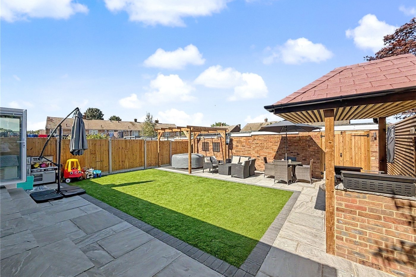 4 bedroom house for sale in Rainham | Robinson Michael & Jackson