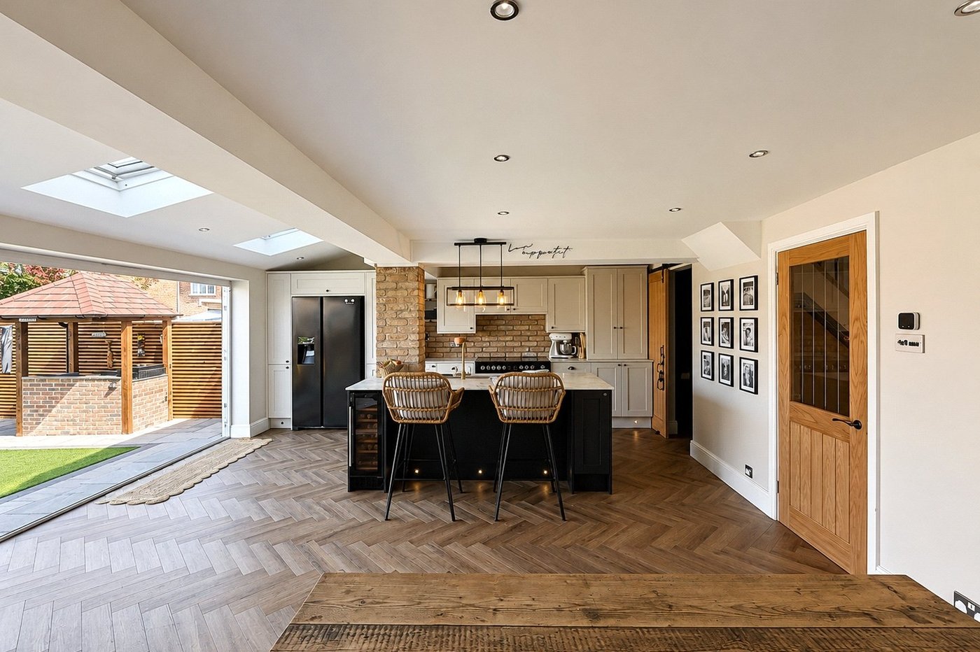 4 bedroom house for sale in Rainham | Robinson Michael & Jackson