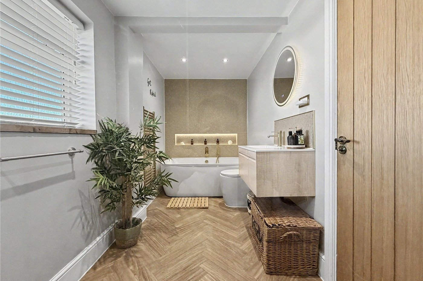 4 bedroom house for sale in Rainham | Robinson Michael & Jackson
