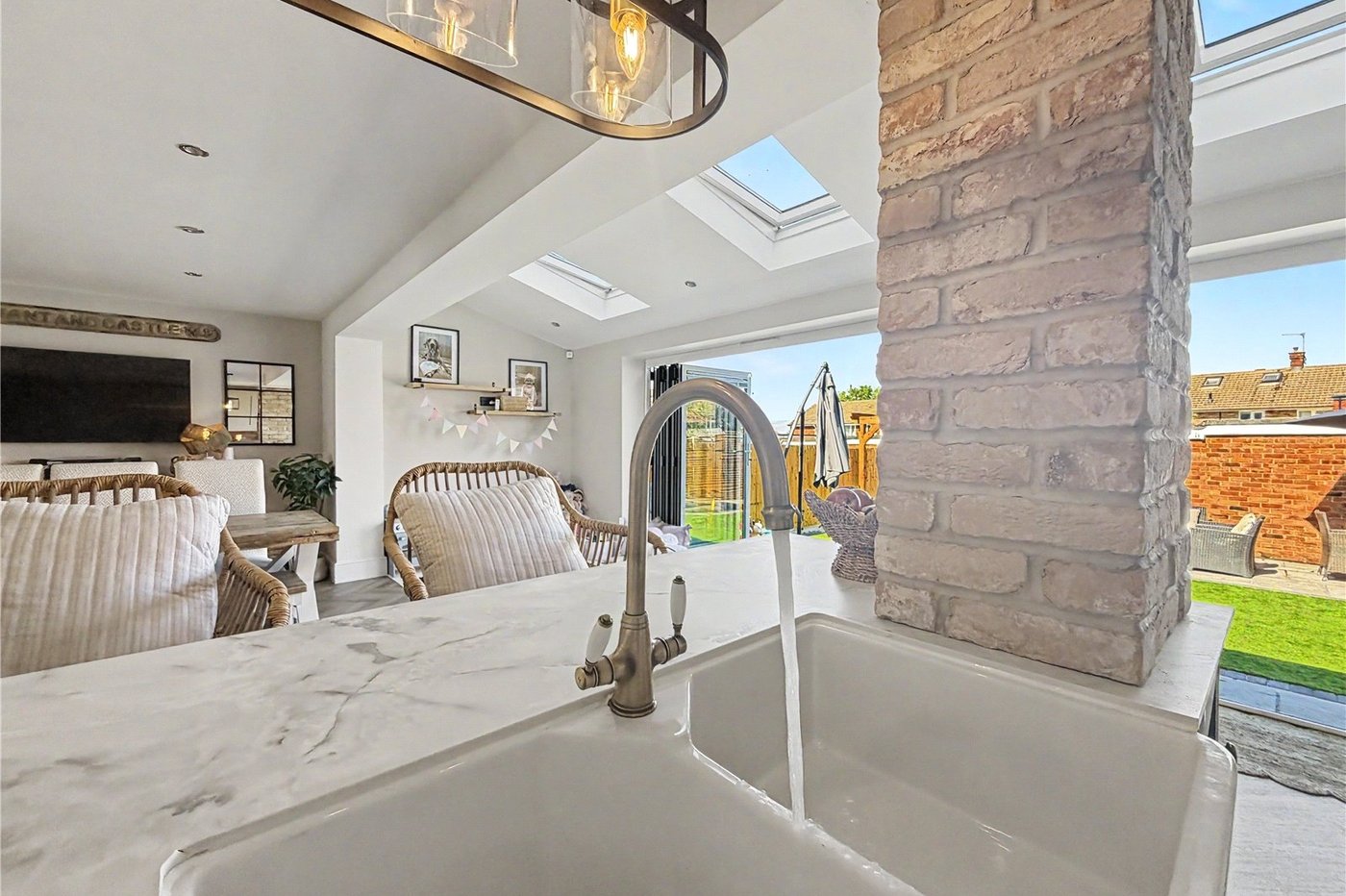 4 bedroom house for sale in Rainham | Robinson Michael & Jackson