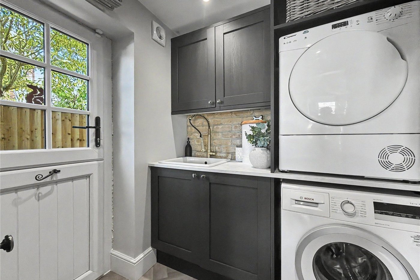4 bedroom house for sale in Rainham | Robinson Michael & Jackson