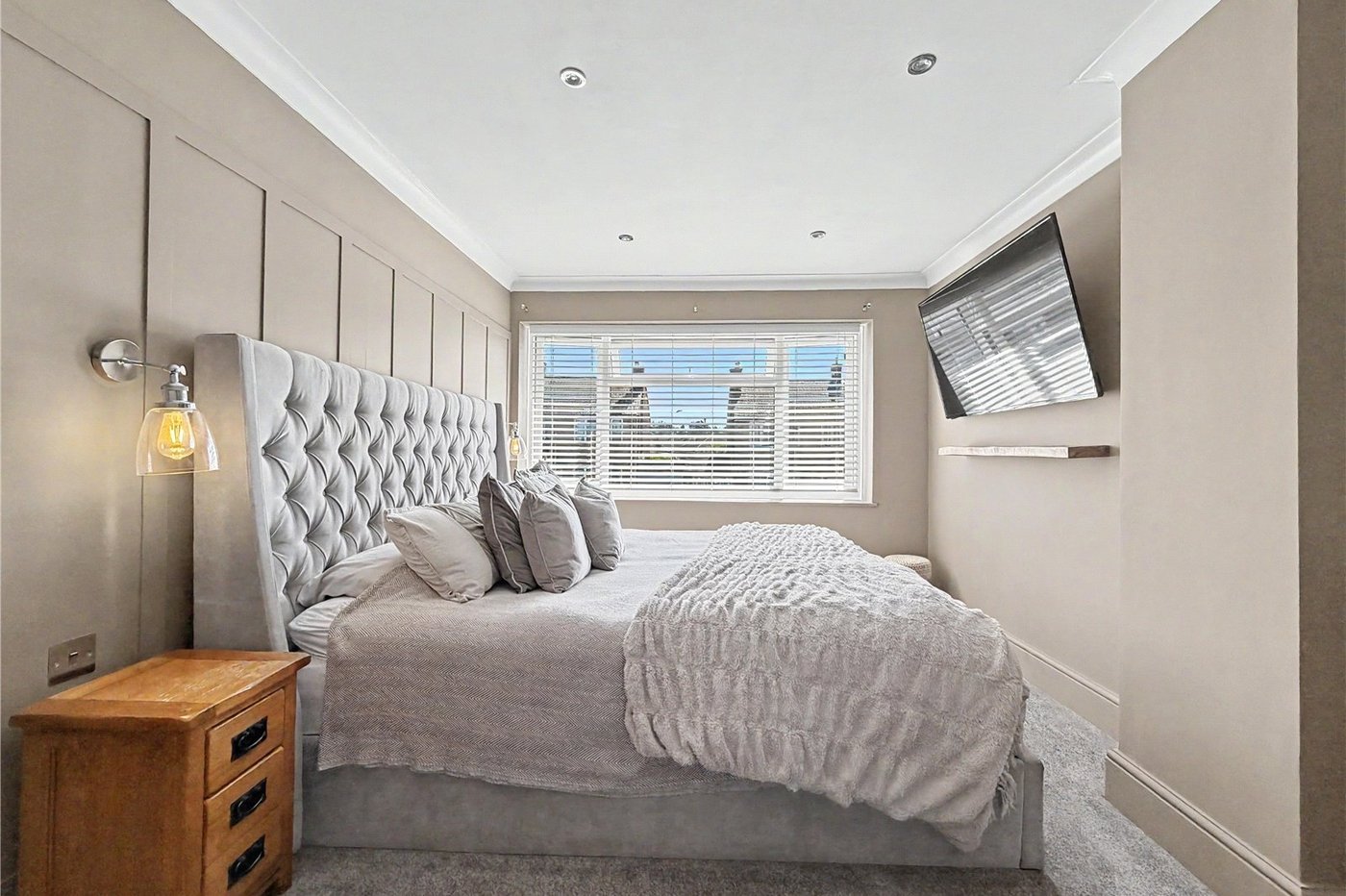 4 bedroom house for sale in Rainham | Robinson Michael & Jackson