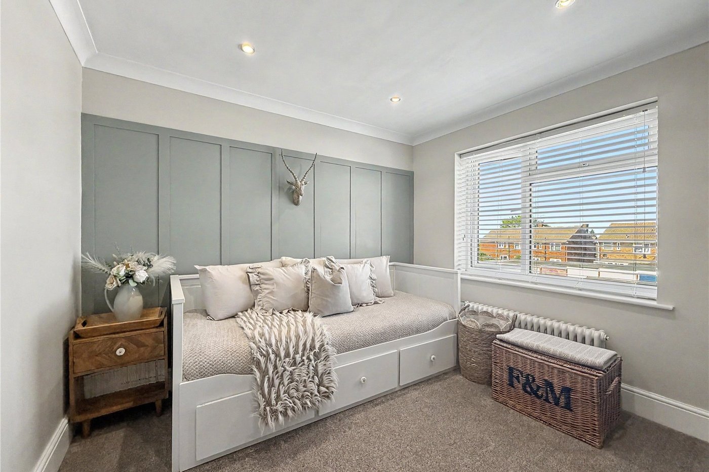4 bedroom house for sale in Rainham | Robinson Michael & Jackson