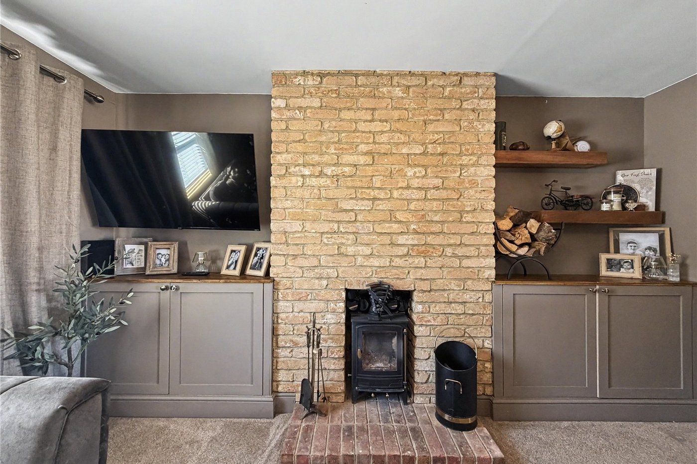 4 bedroom house for sale in Rainham | Robinson Michael & Jackson