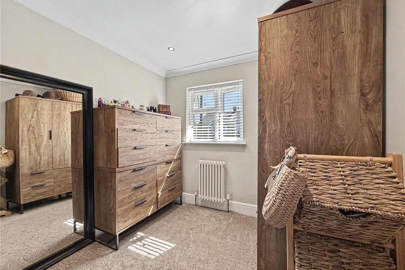 4 bedroom house for sale in Rainham | Robinson Michael & Jackson
