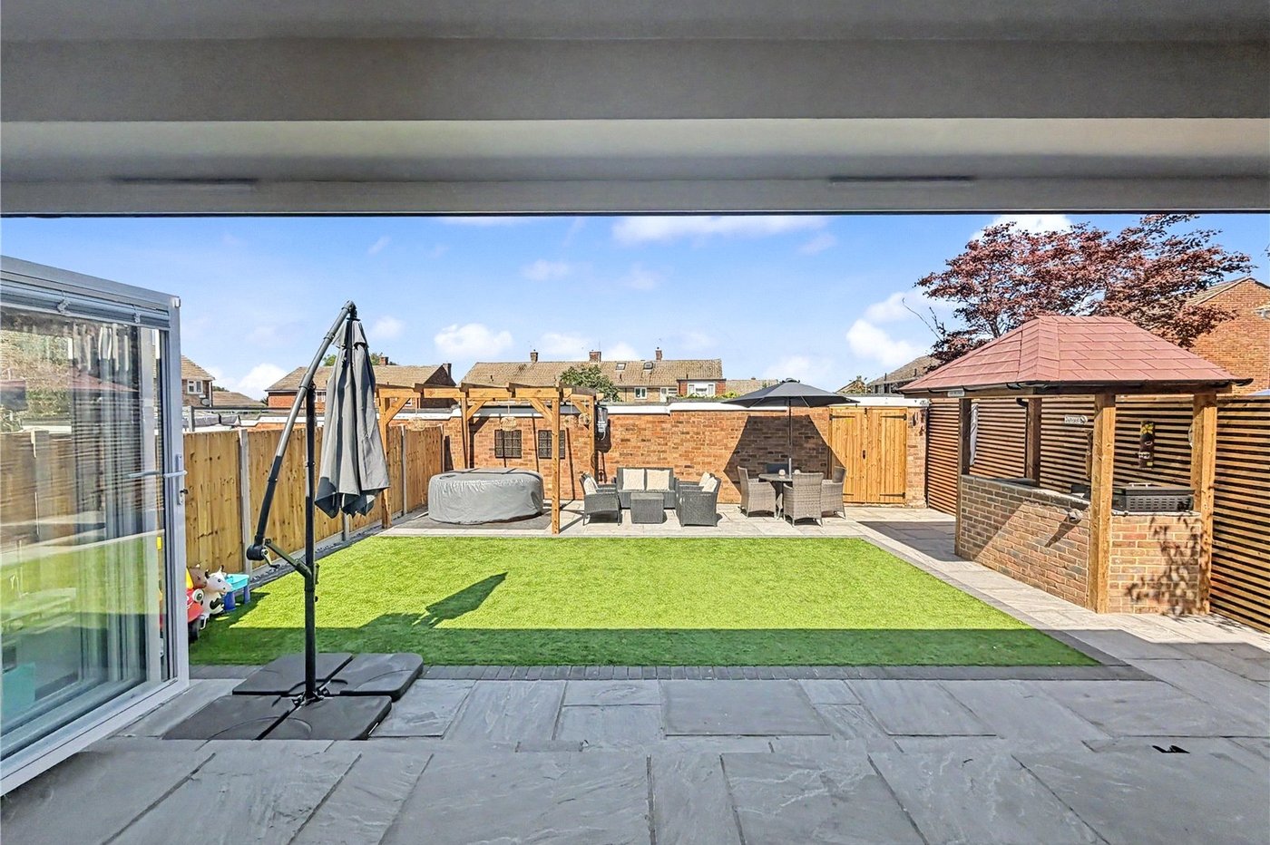 4 bedroom house for sale in Rainham | Robinson Michael & Jackson