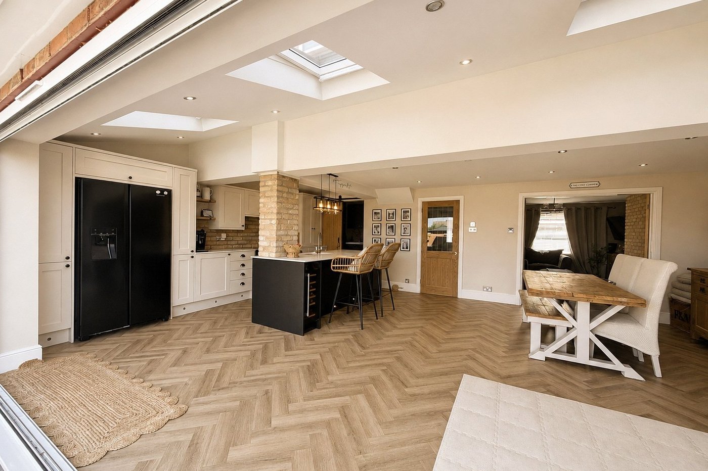 4 bedroom house for sale in Rainham | Robinson Michael & Jackson