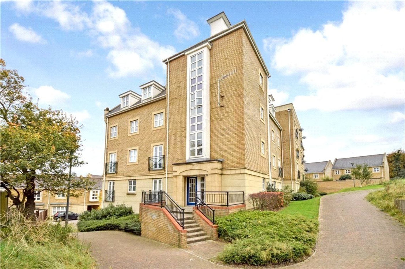 2 bedroom property for sale in Greenhithe | Robinson Jackson