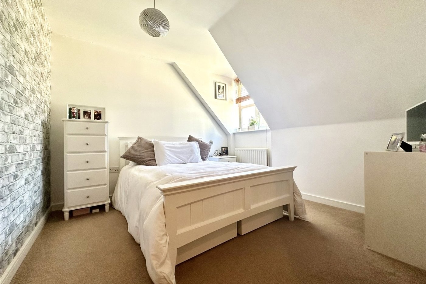 1 bedroom property for sale in Greenhithe | Robinson Jackson
