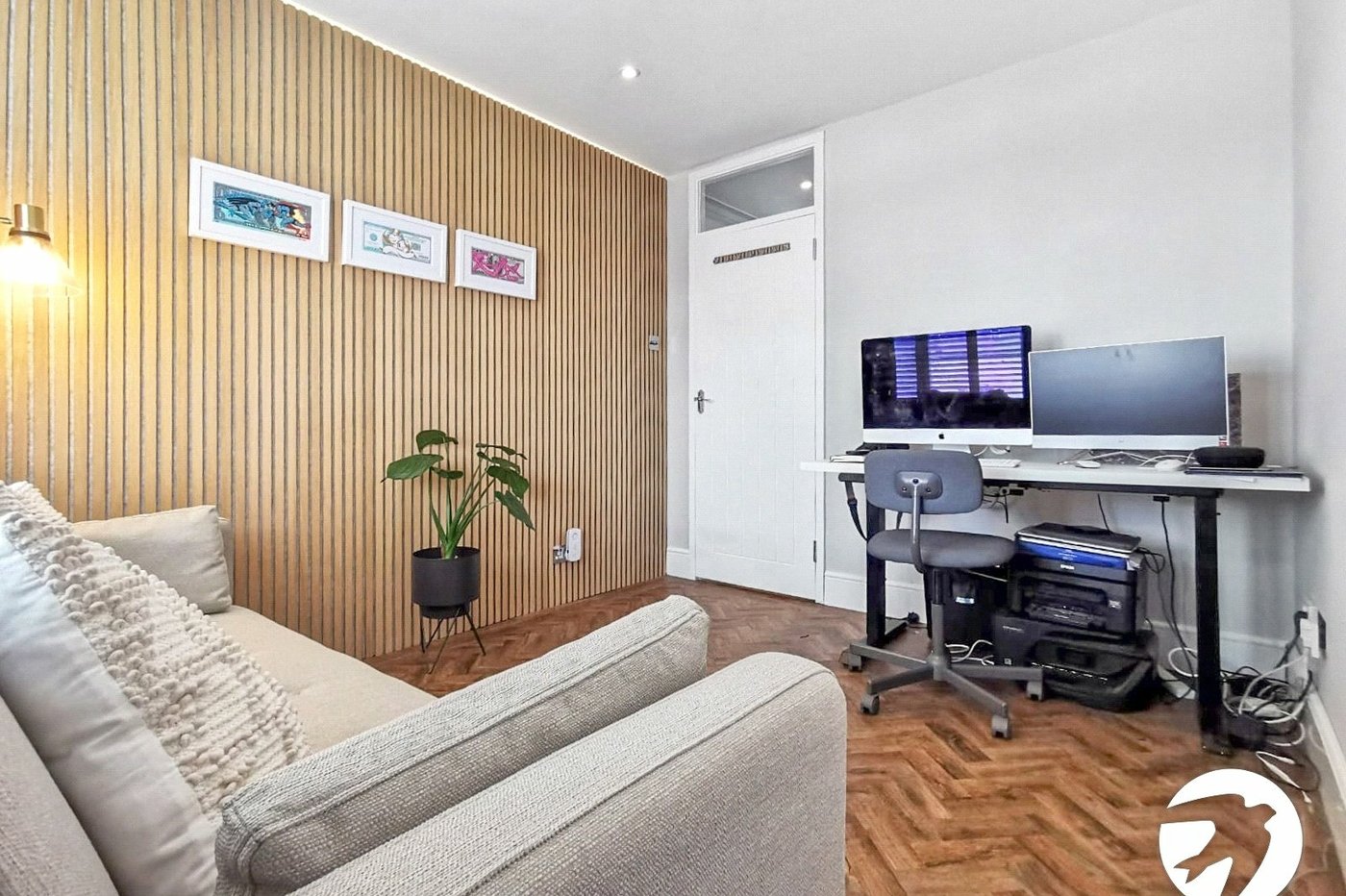 2 bedroom property for sale in Fairfield Close | Robinson Jackson