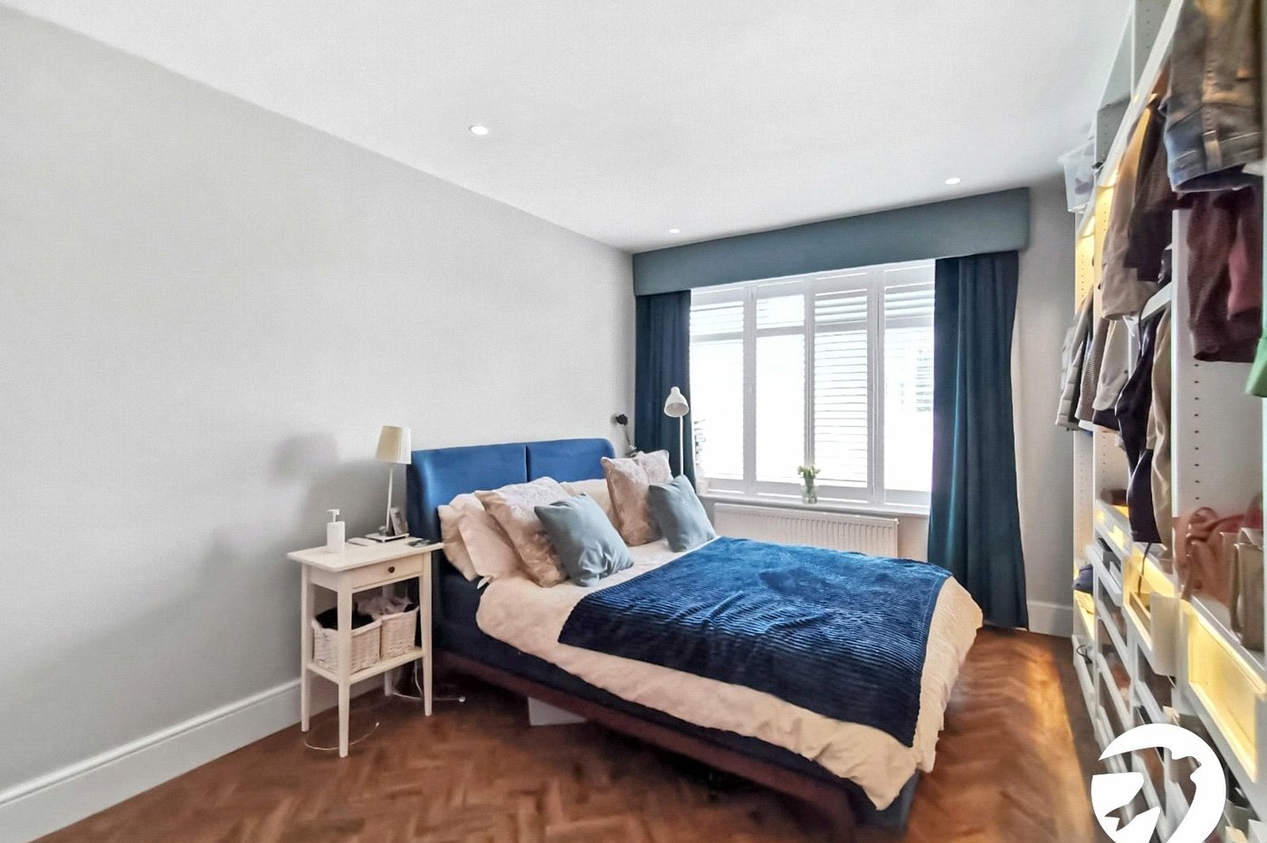 2 bedroom property for sale in Fairfield Close | Robinson Jackson