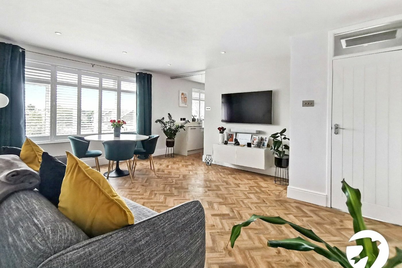 2 bedroom property for sale in Fairfield Close | Robinson Jackson