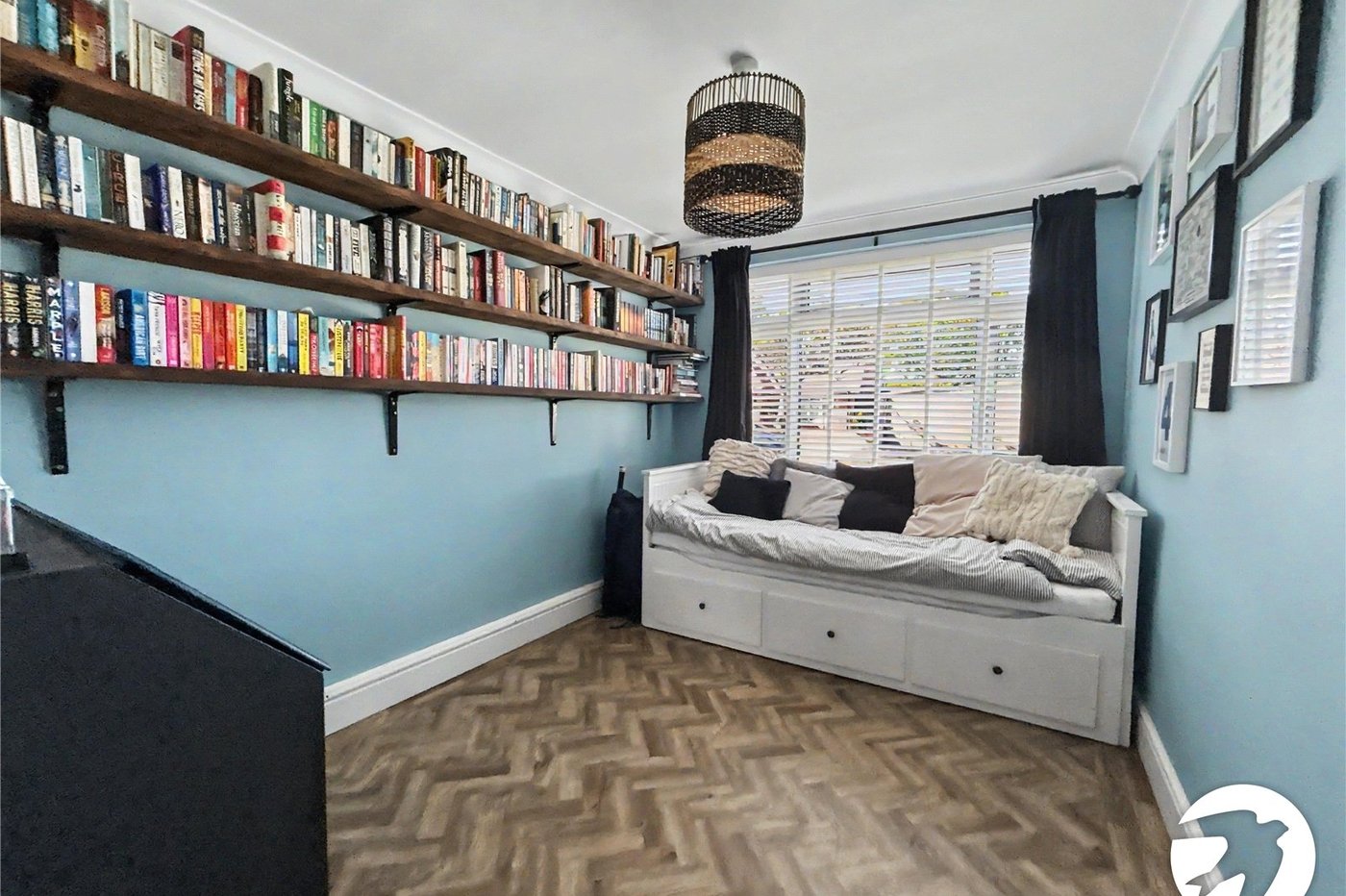 2 bedroom property for sale in Fairfield Close | Robinson Jackson