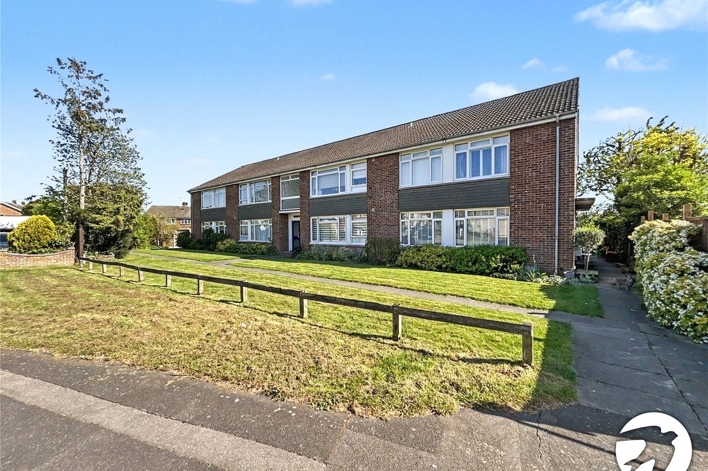 2 bedroom property for sale in Fairfield Close | Robinson Jackson