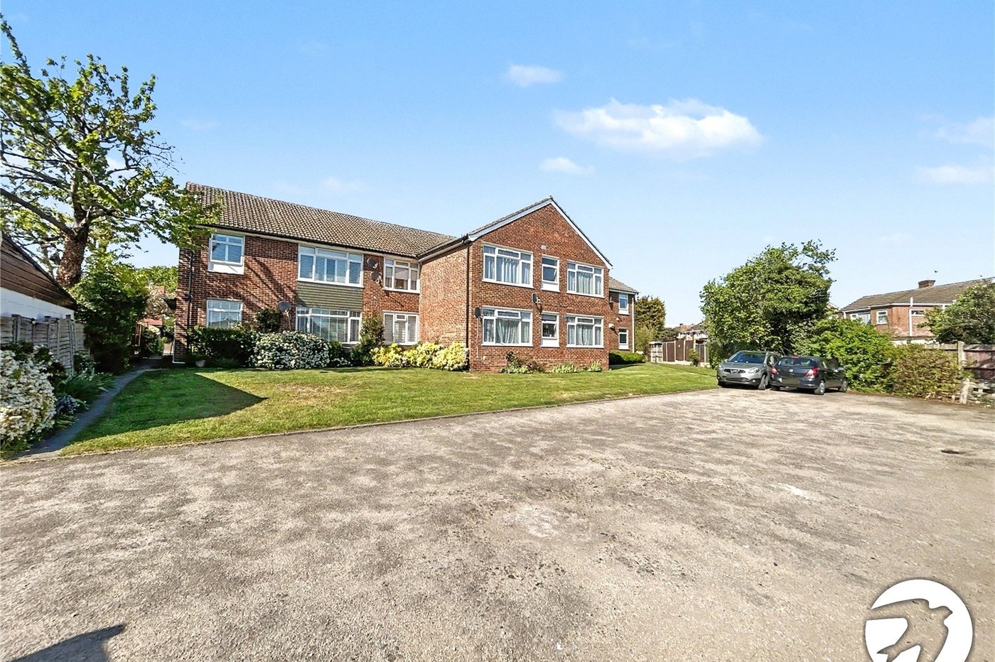 2 bedroom property for sale in Fairfield Close | Robinson Jackson
