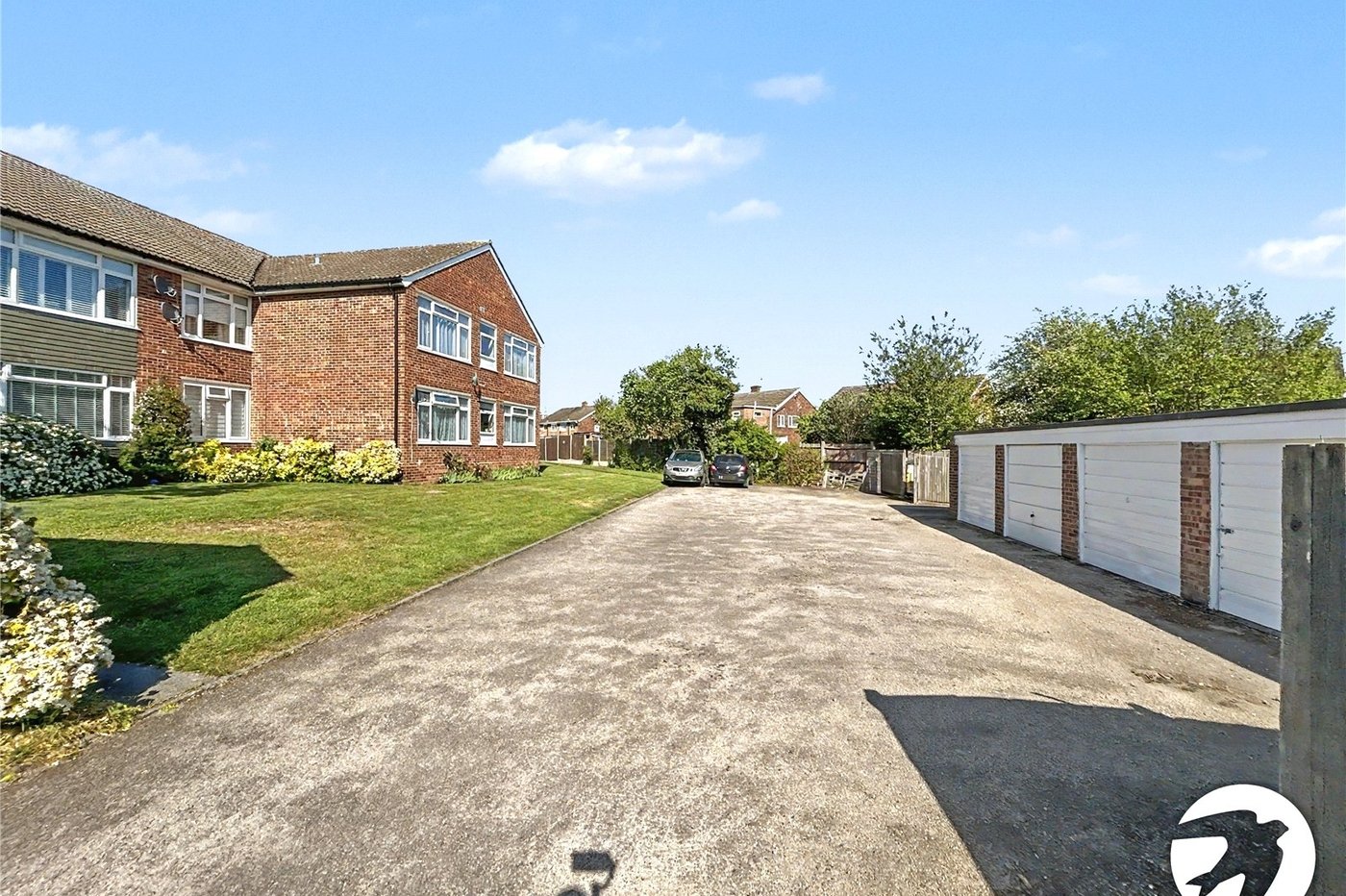 2 bedroom property for sale in Fairfield Close | Robinson Jackson
