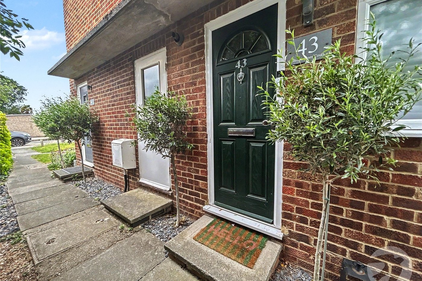 2 bedroom property for sale in Fairfield Close | Robinson Jackson