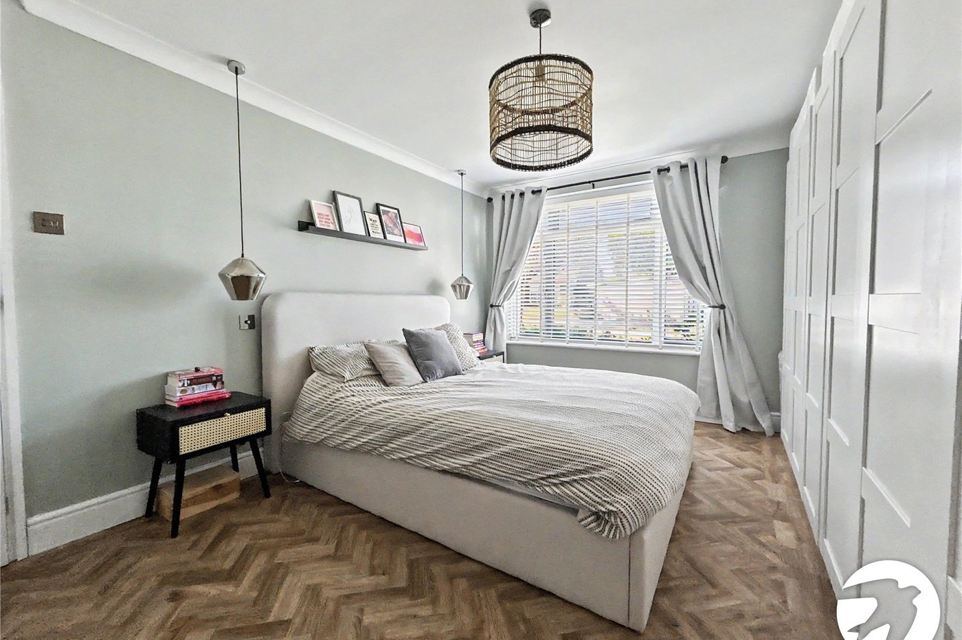 2 bedroom property for sale in Fairfield Close | Robinson Jackson