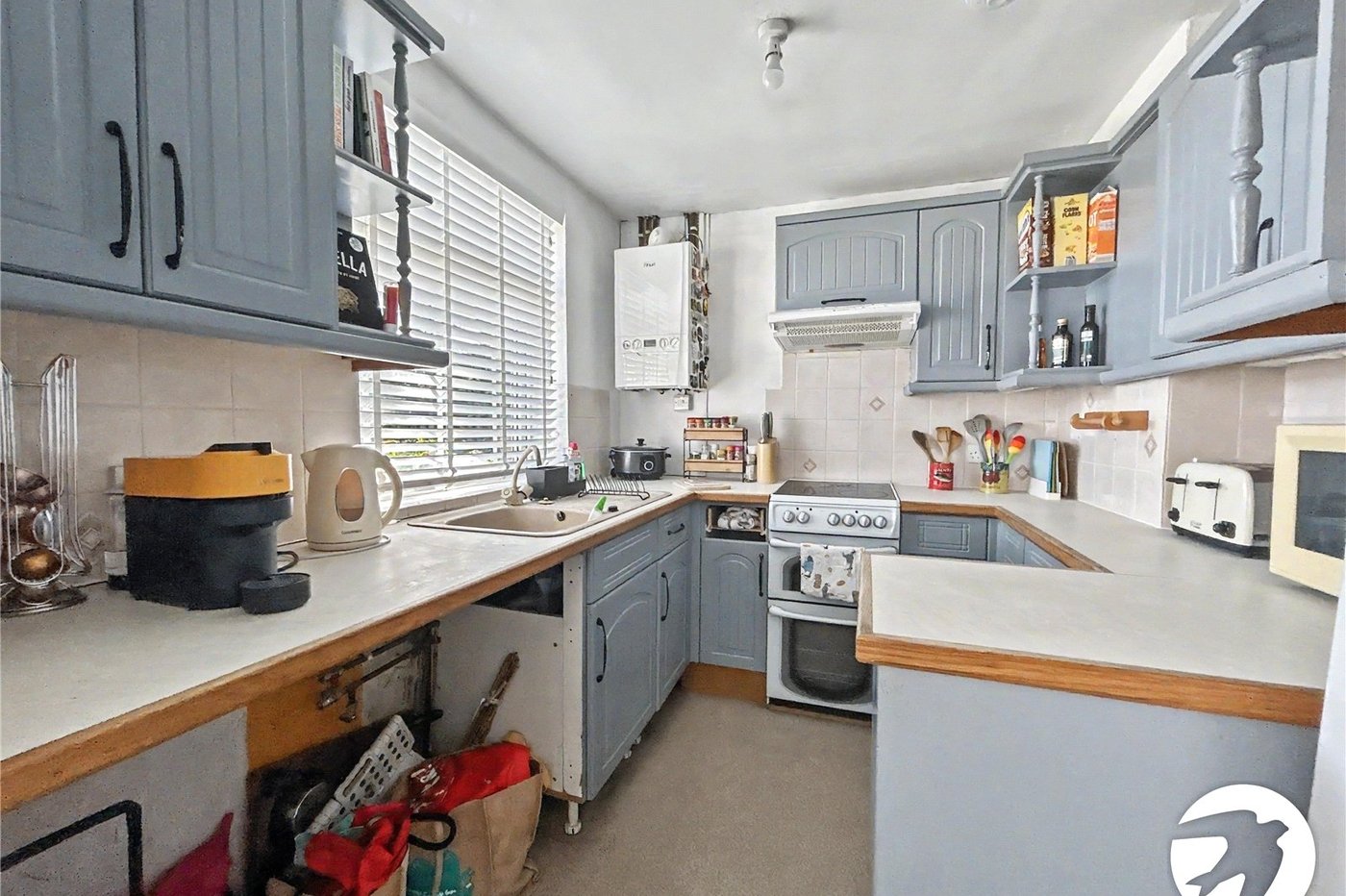 2 bedroom property for sale in Fairfield Close | Robinson Jackson