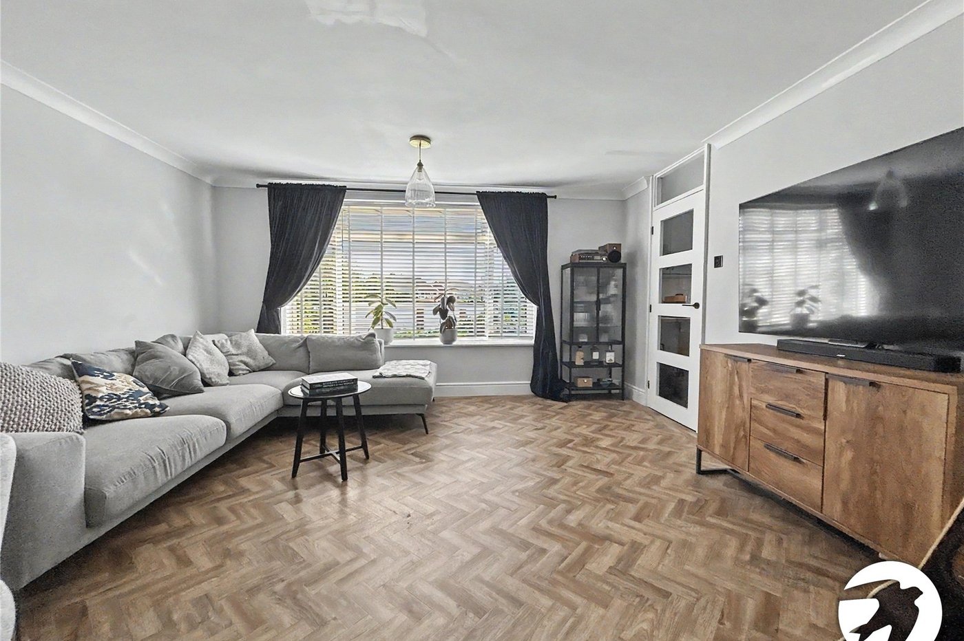 2 bedroom property for sale in Fairfield Close | Robinson Jackson