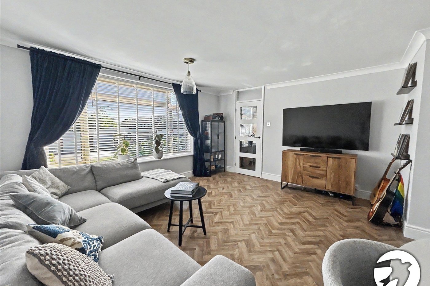 2 bedroom property for sale in Fairfield Close | Robinson Jackson