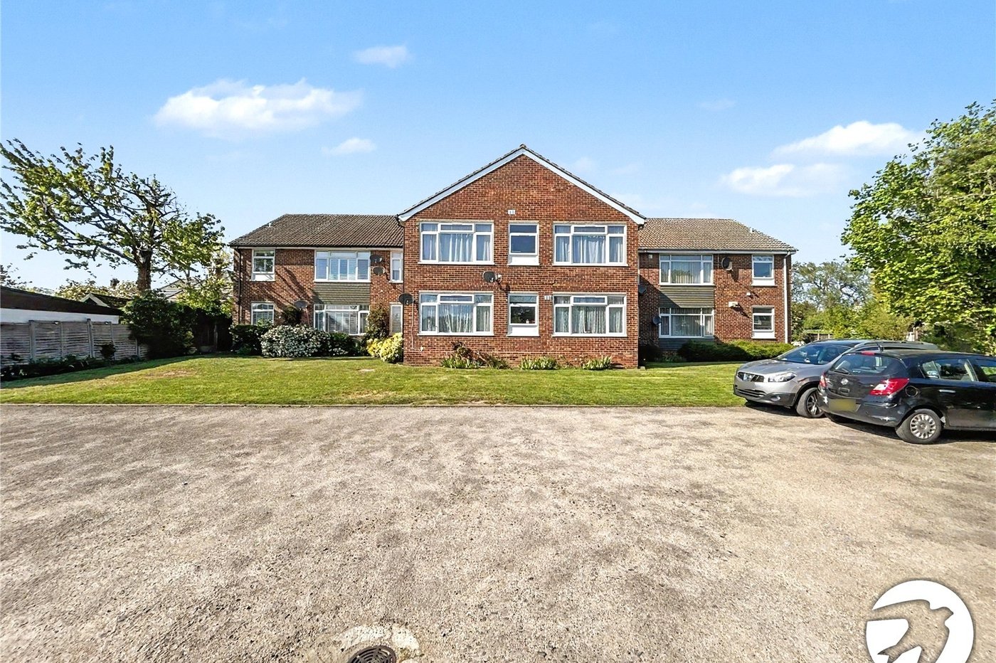 2 bedroom property for sale in Fairfield Close | Robinson Jackson