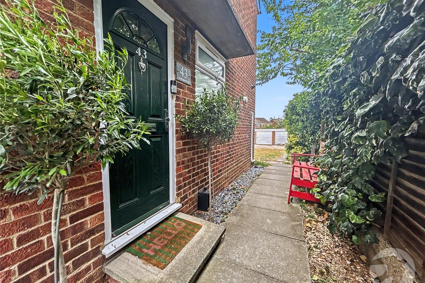 2 bedroom property for sale in Fairfield Close | Robinson Jackson