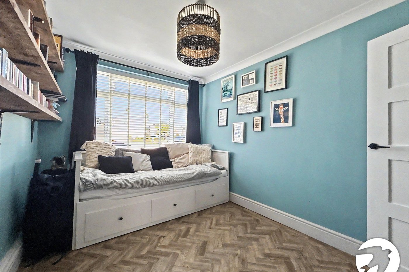 2 bedroom property for sale in Fairfield Close | Robinson Jackson