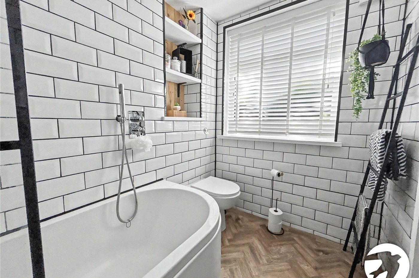 2 bedroom property for sale in Fairfield Close | Robinson Jackson