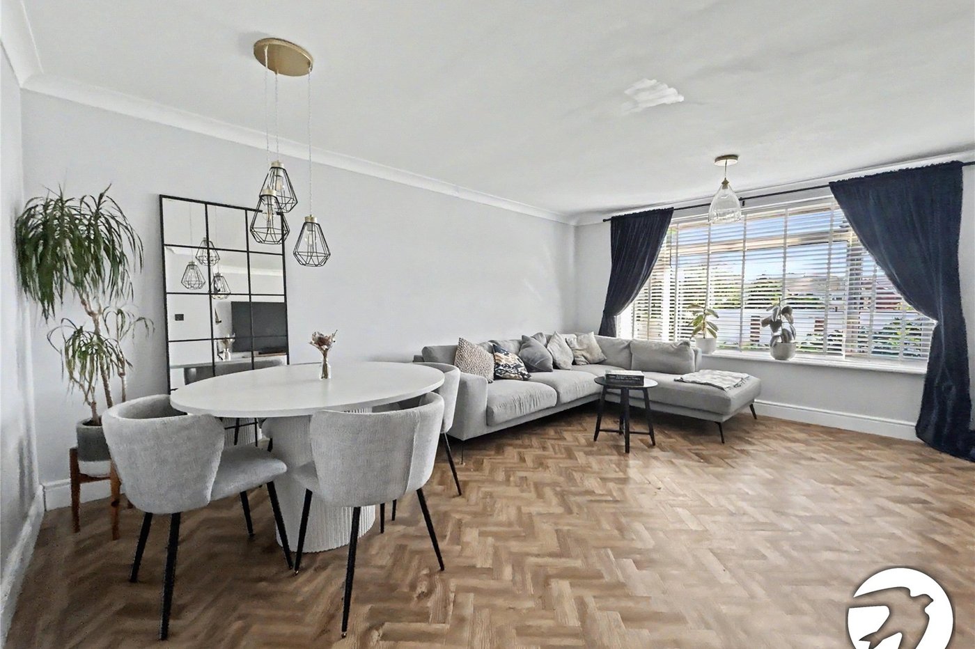 2 bedroom property for sale in Fairfield Close | Robinson Jackson