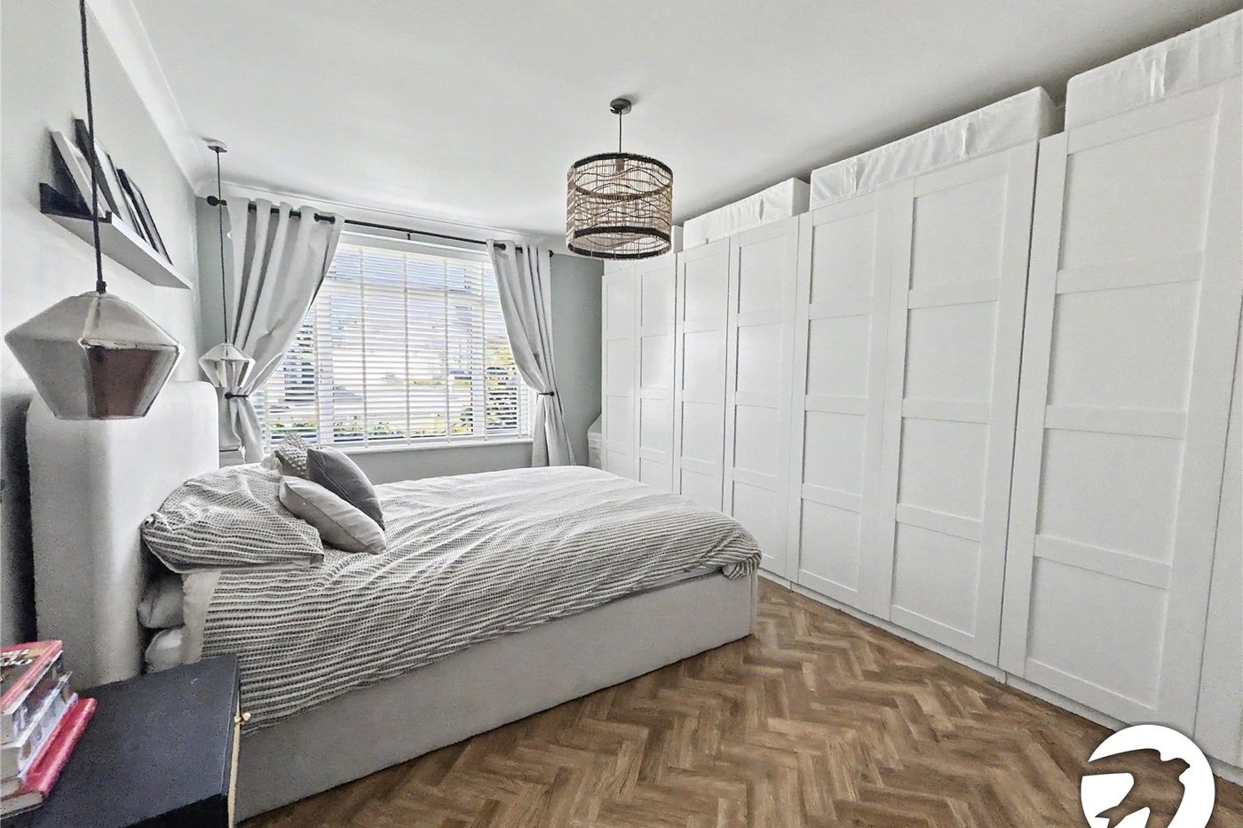 2 bedroom property for sale in Fairfield Close | Robinson Jackson