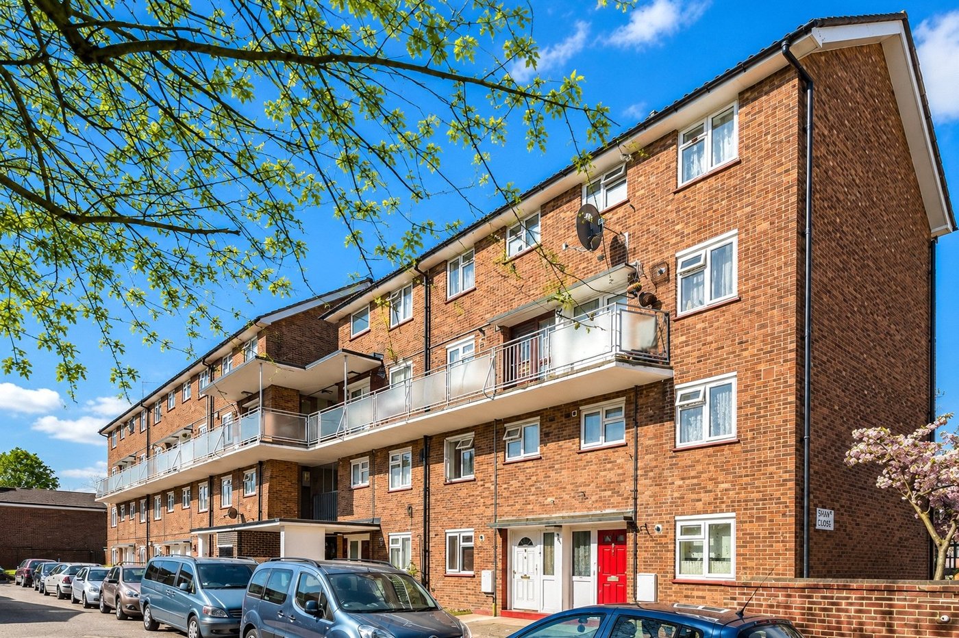 2 bedroom property for sale in London | Robinson Jackson