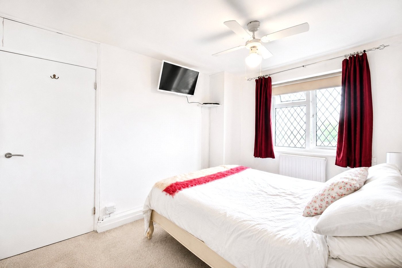 2 bedroom property for sale in London | Robinson Jackson