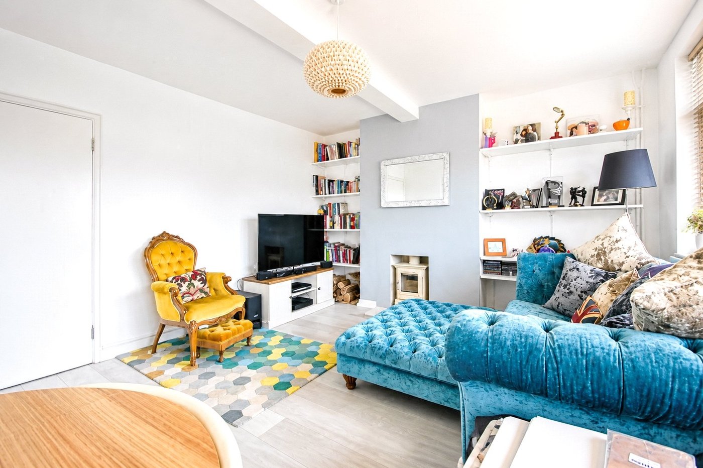 2 bedroom property for sale in London | Robinson Jackson
