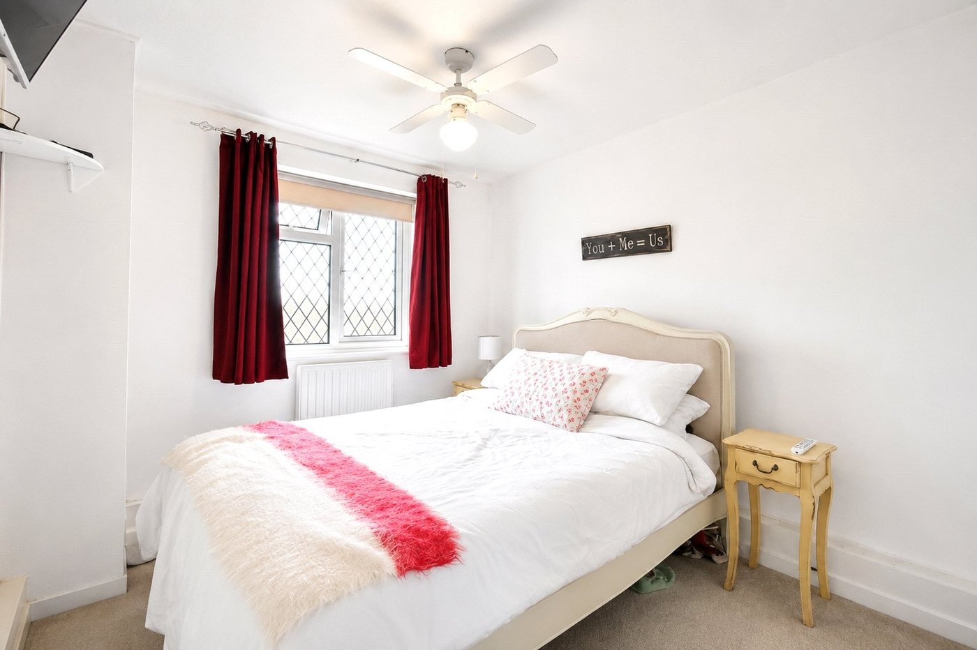 2 bedroom property for sale in London | Robinson Jackson