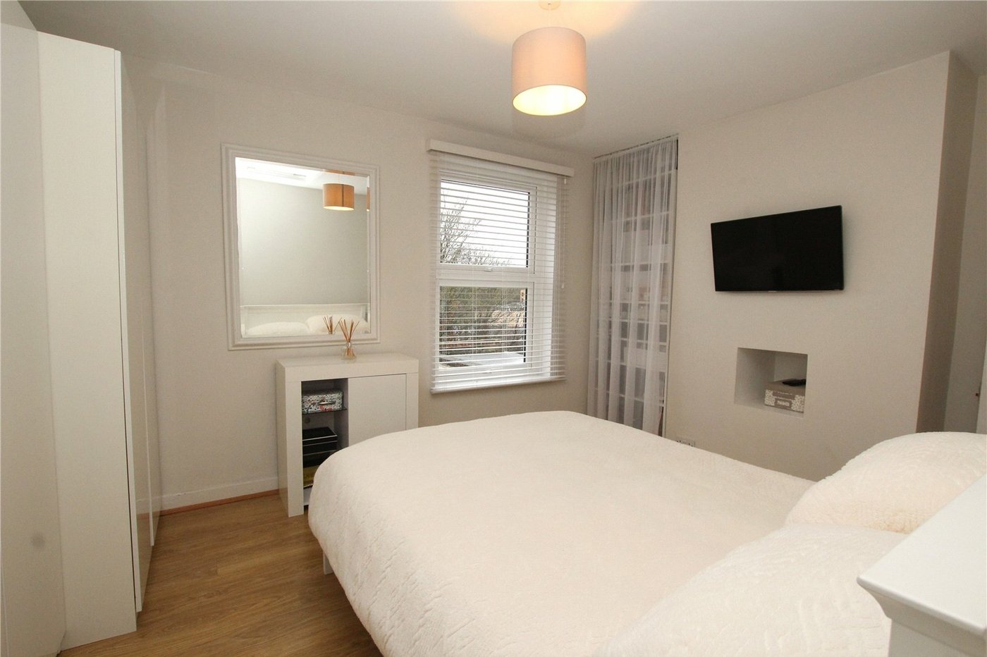 2 bedroom house for sale in Woolwich | Robinson Jackson