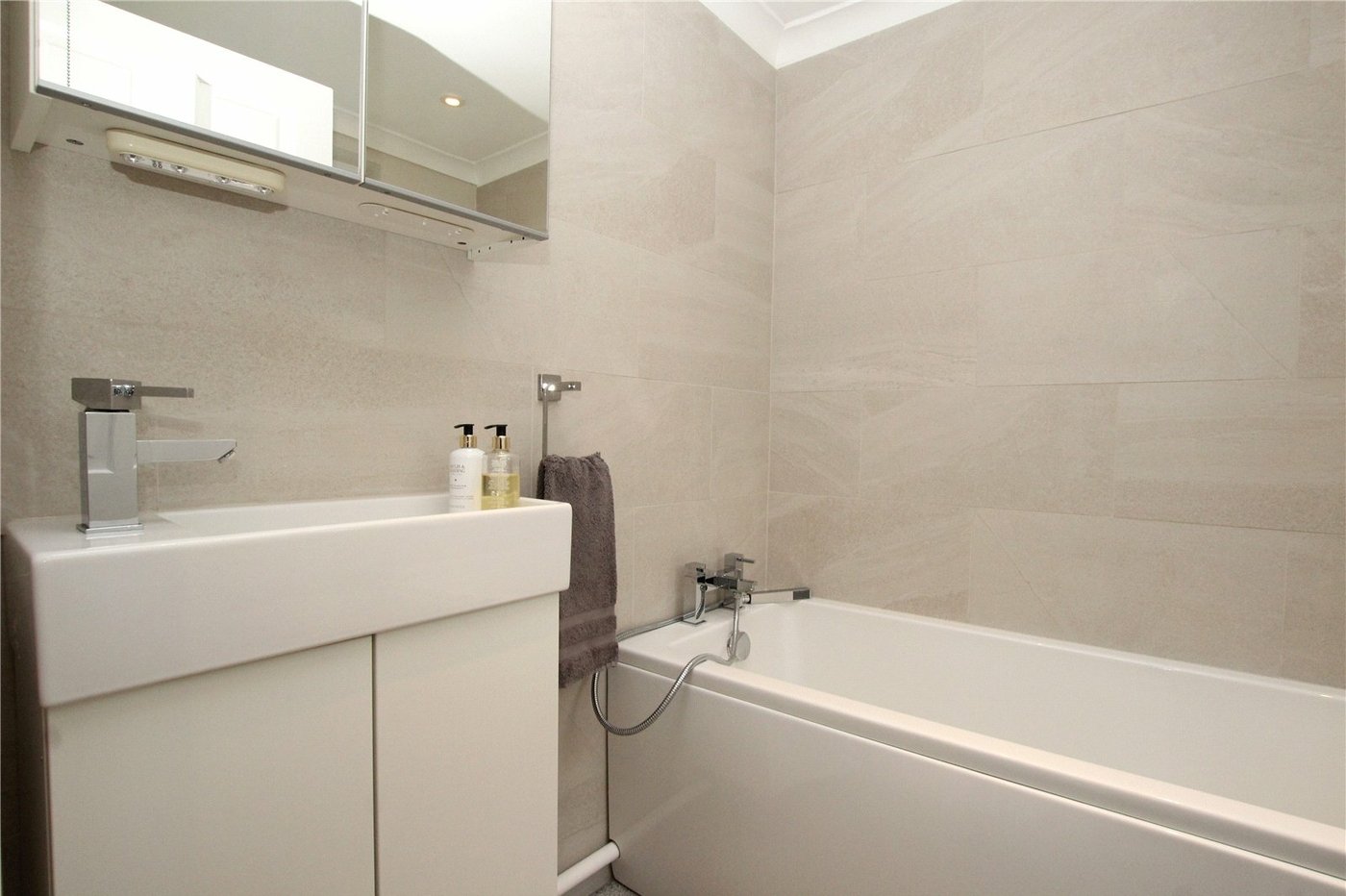 2 bedroom house for sale in Woolwich | Robinson Jackson