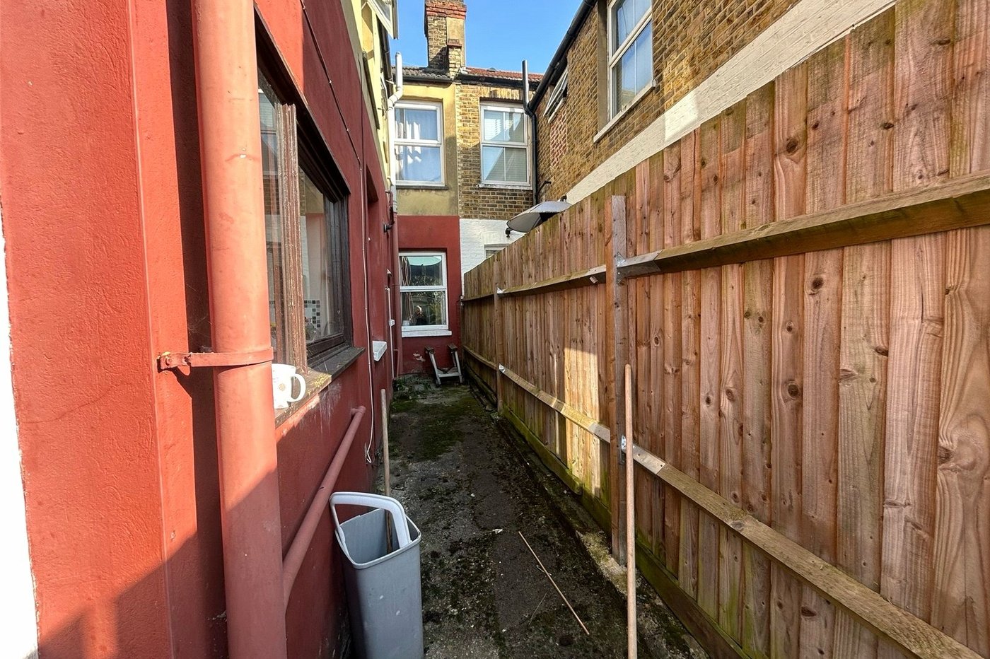 2 bedroom property for sale in Catford | Robinson Jackson