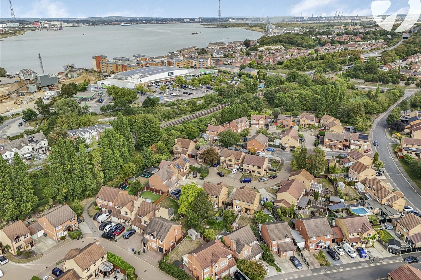 2 bedroom house for sale in Greenhithe | Robinson Jackson